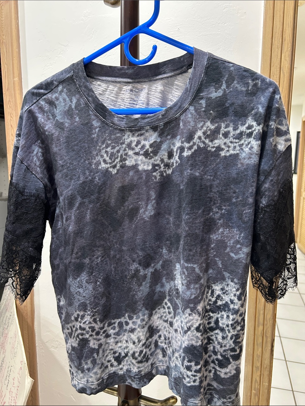 Pilcro Black and Gray Lace-Sleeve Tie-Dye Top